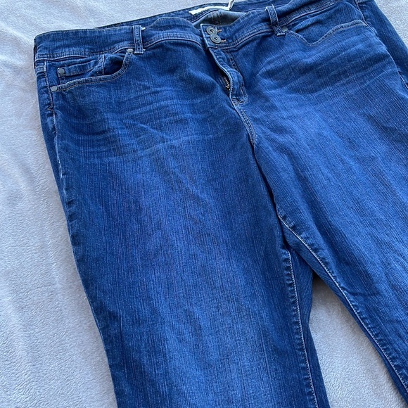 TORRID First At Fit Denim Jeans, Size 26R - Picture 16 of 16